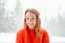 Headshot of Emily Etter