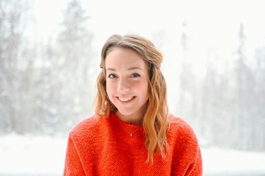 Headshot of Emily Etter